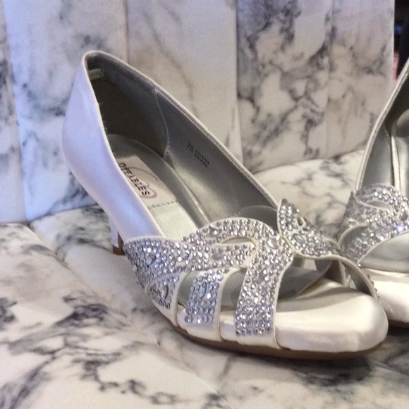 Silver size 7 heel - Picture 2 of 2